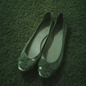 A pair of Elie Tahari flats